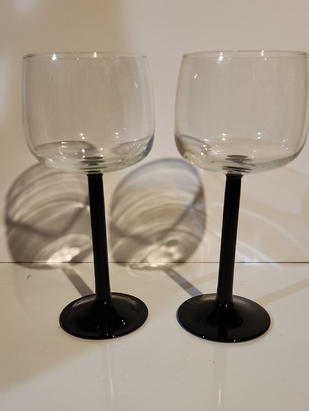 Elegant Clear Wine Glasses with Black Stems - Set of 2